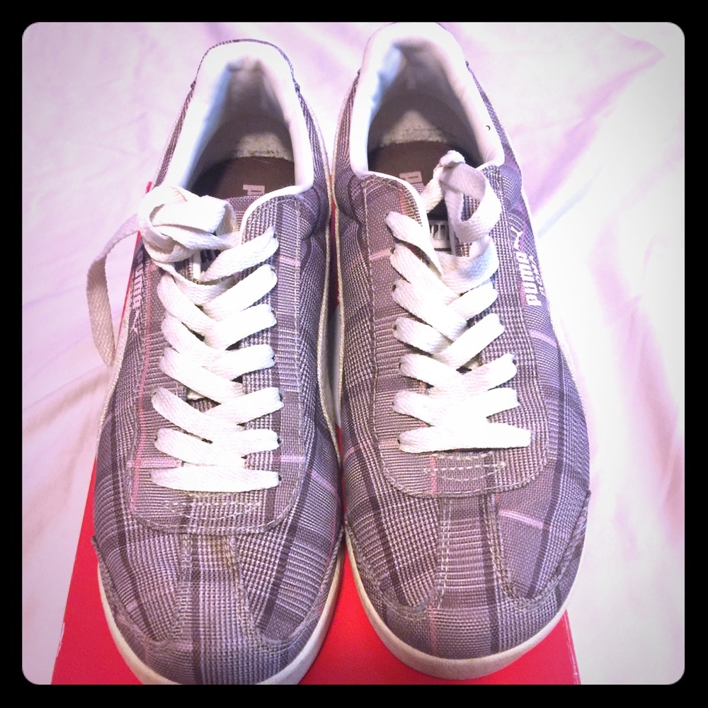 Ladies pink plaid pumas